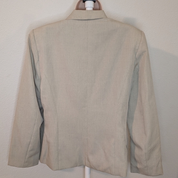 Modern Elements Tan Blazer with Structured Design and Smooth Texture 12P - Picture 2 of 10